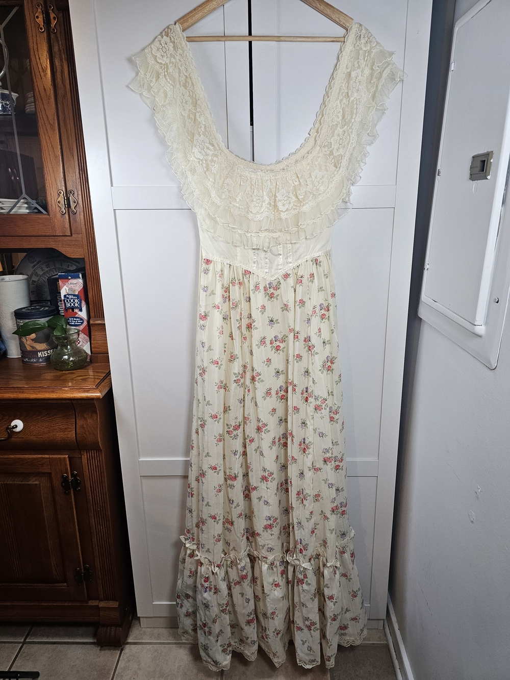 Vintage 70s Gunne Sax Off The Shoulder Floral Prairie Maxi Dress Lace Flounce